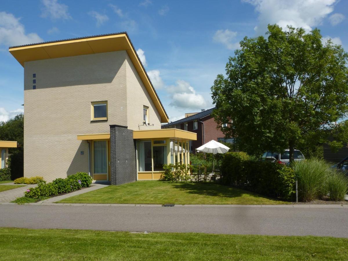 Vakantiehuisgalamadammen Met Ligplaats Boot Koudum Extérieur photo